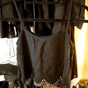 Flowy Crop Top Geometric Triangle Embroidered